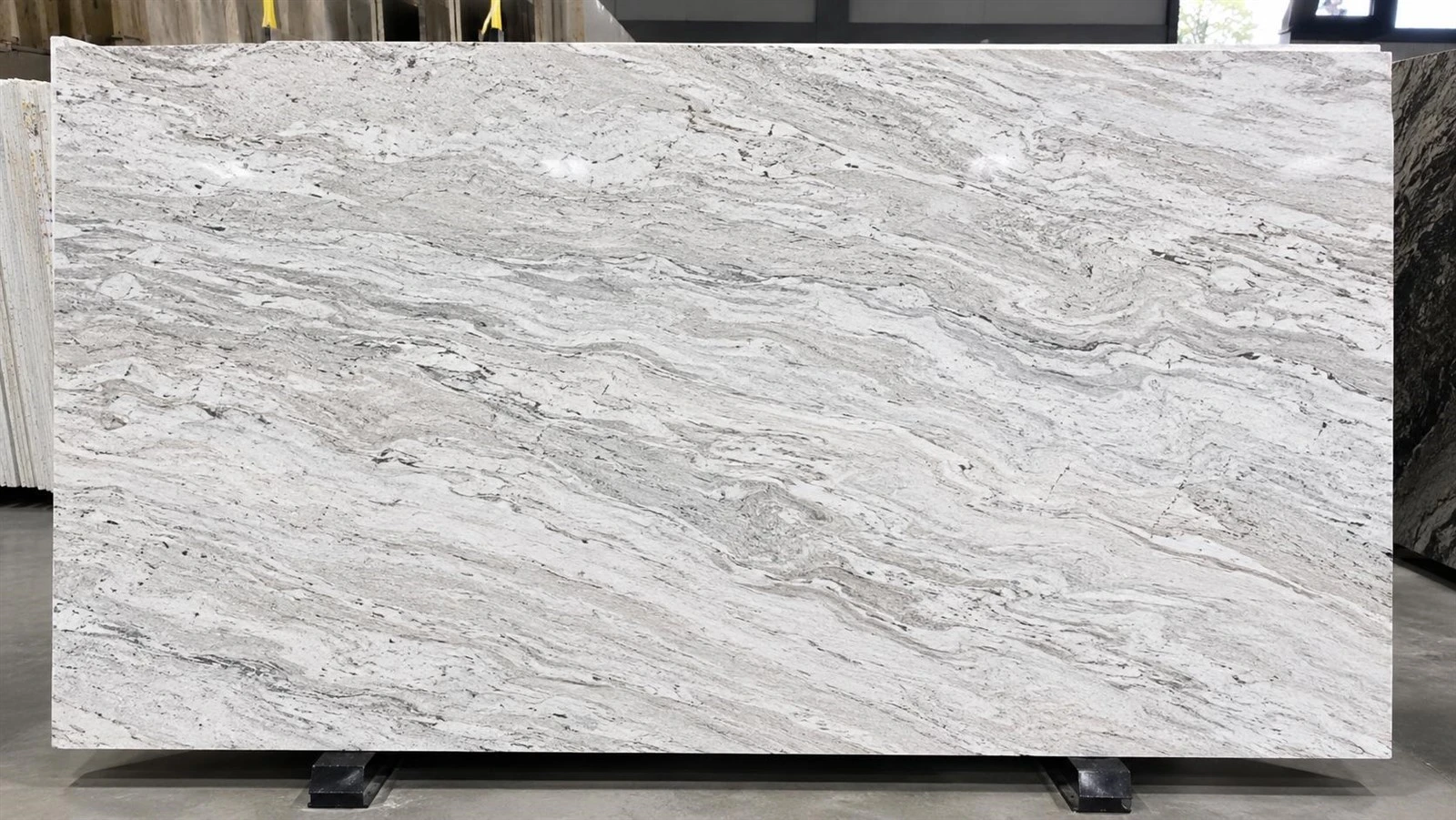 viscount-white-granite-slab-display viscount-white-granite-slab-display